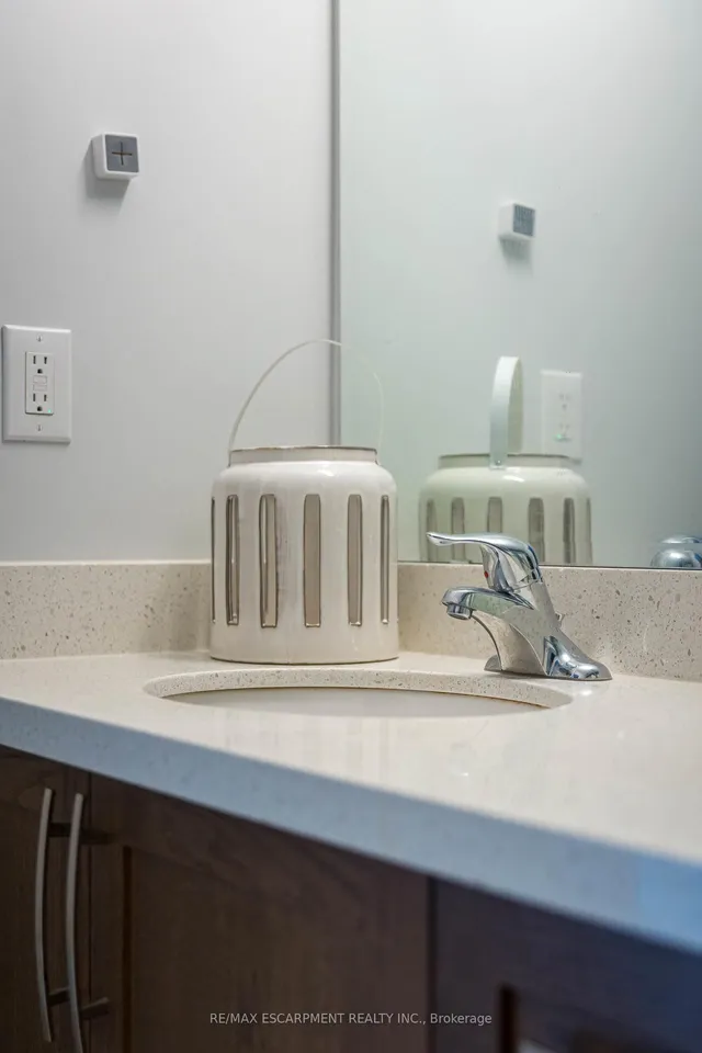 Additional image 33 of 270 Melvin Ave Unit 13