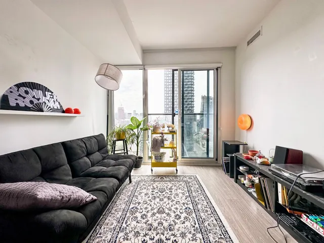 Additional image 3 of 181 Dundas St Unit 1606