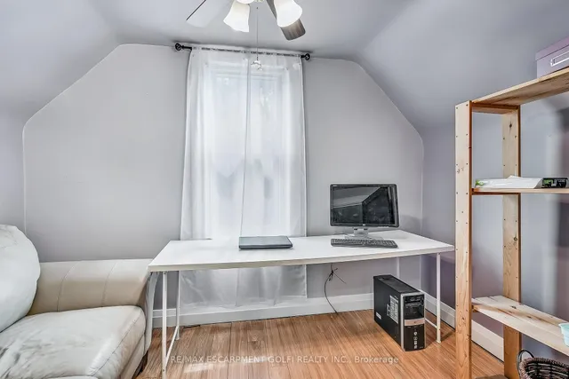 Additional image 19 of 36 Barons Ave