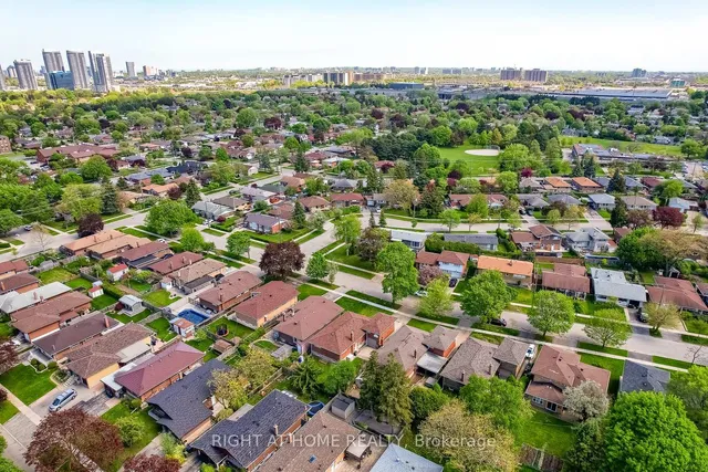 Additional image 40 of 14 Amulet St