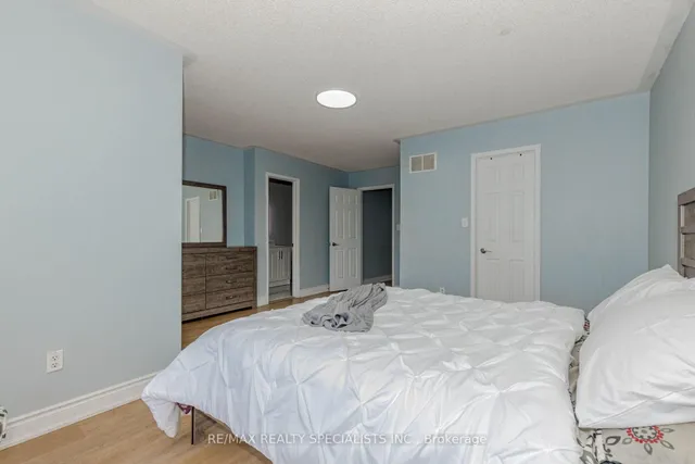 Additional image 22 of 1242 Mowat Lane