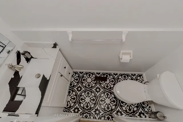 Additional image 17 of 1242 Mowat Lane