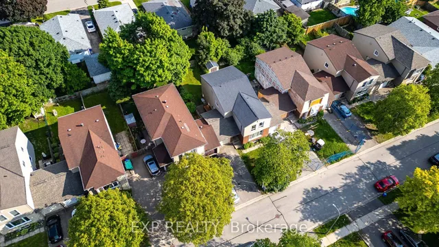 Additional image 45 of 178 Silver Aspen Cres