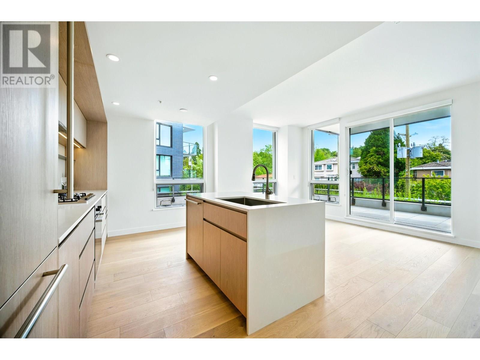 315 5212 CAMBIE STREET|Vancouver, British Columbia V5Z2Z7