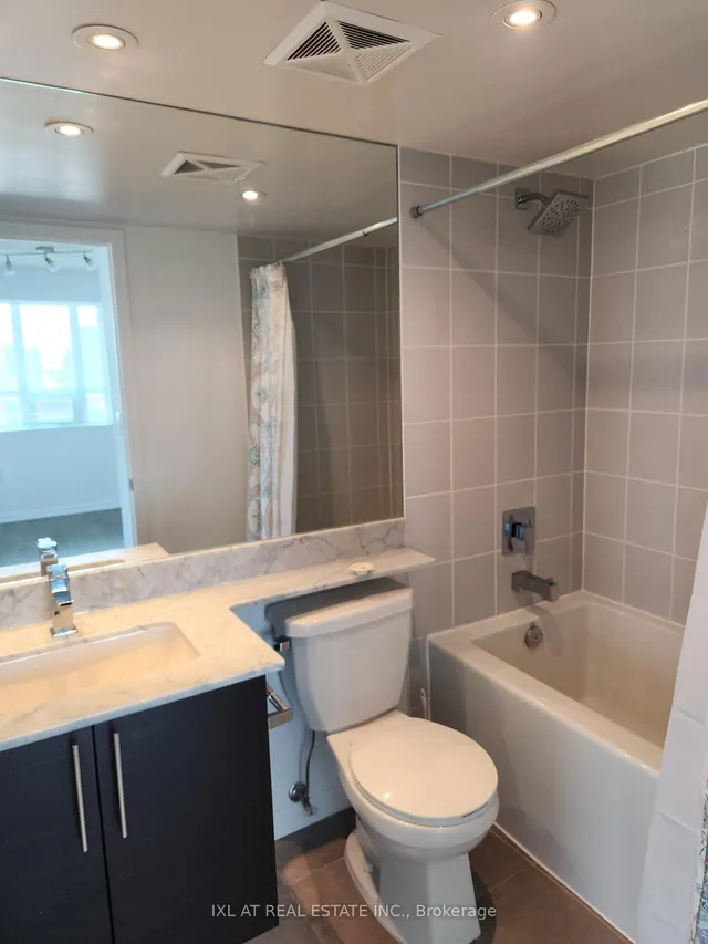 Additional image 7 of 125 Western Battery Rd Unit 915