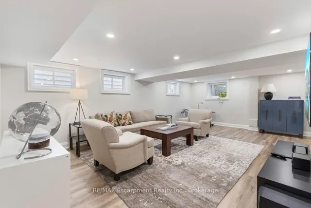 Additional image 21 of 2109 Wellington Ave