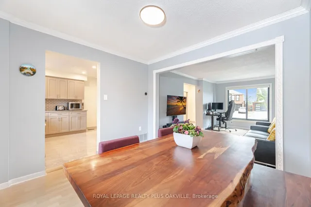 Additional image 14 of 421 Laurentian Ave