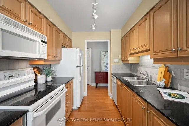 Additional image 12 of 2511 Bloor St Unit 304