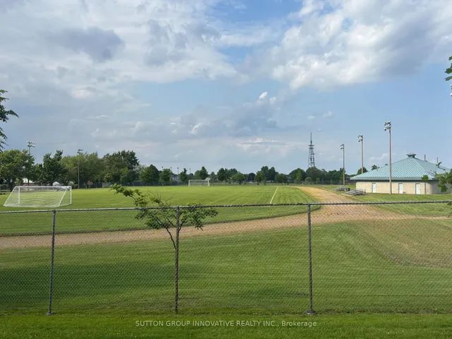 Additional image 48 of 657 Upper Wentworth St