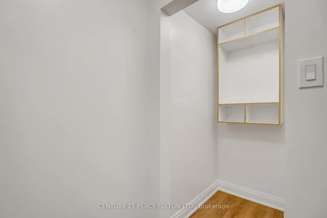 Additional image 25 of 33 Pettibone Sq