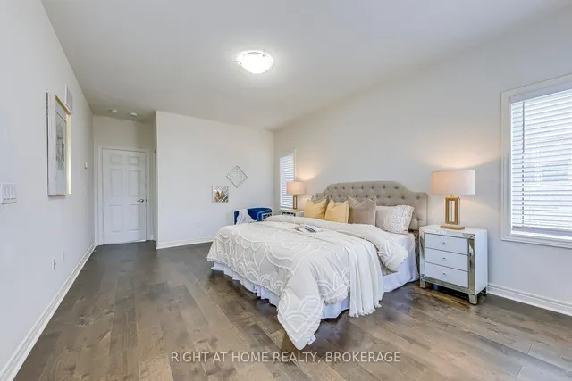 Additional image 35 of 451 Dundas St