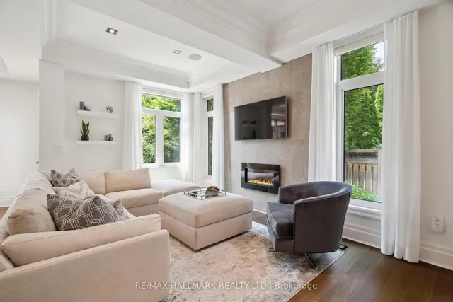 Additional image 2 of 2092 PINEVALLEY Cres