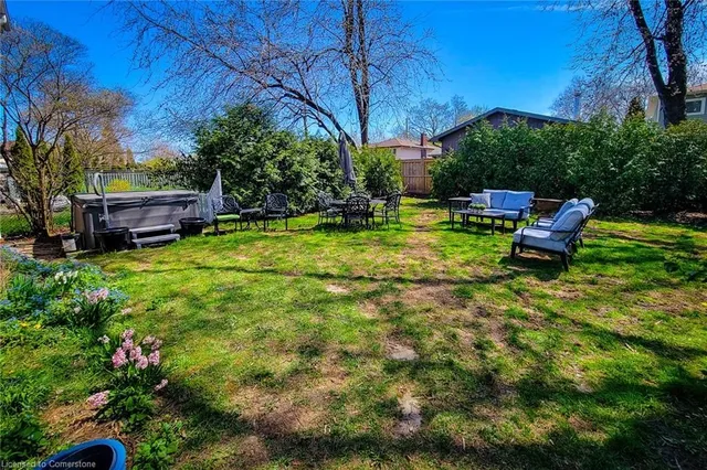 Additional image 8 of 980 Brucedale Ave