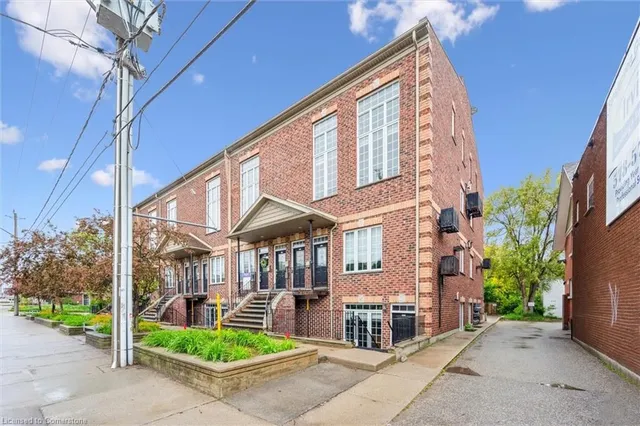 Additional image 4 of 555 King St Unit 307