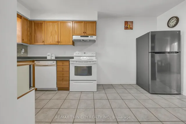 Additional image 6 of 400 Wilson Ave Unit 31