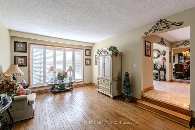 Additional image 10 of 136 Country Club Dr