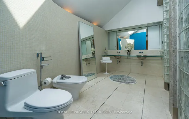 Additional image 26 of 71 Simcoe St Unit PH2601