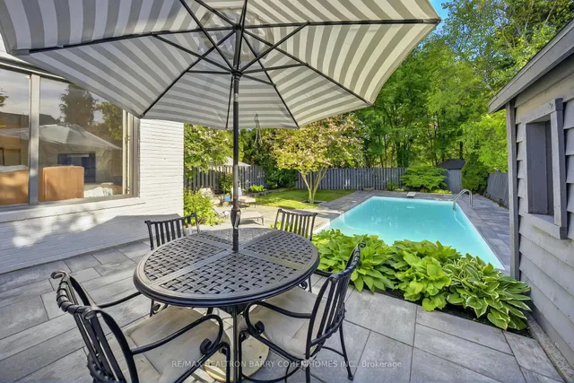 Additional image 18 of 67 Chatsworth Dr