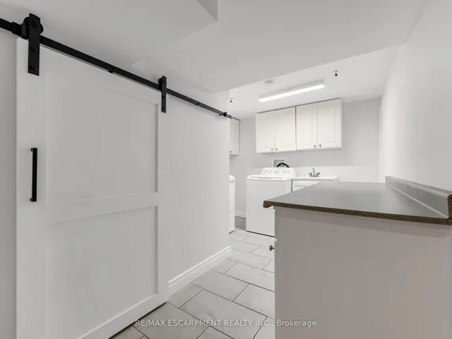 Additional image 41 of 54 Duncombe Dr