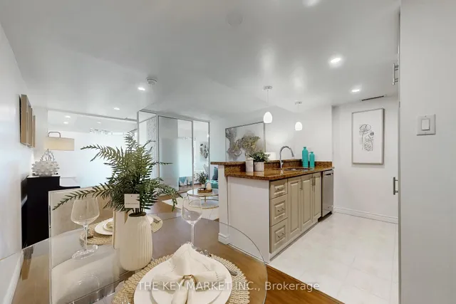 Additional image 17 of 1001 Bay St Unit 813