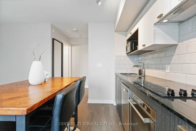 Additional image 11 of 275 Village Green Sq Unit 717