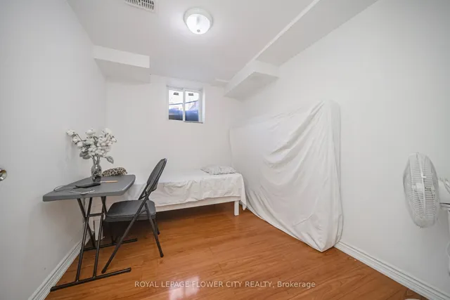 Additional image 44 of 18 Nathaniel Cres