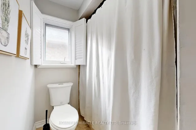 Additional image 35 of 467 Willmott Cres