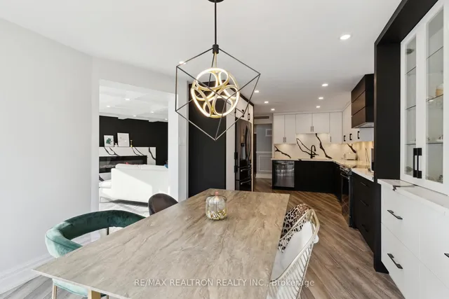 Additional image 16 of 65 Harbour Sq Unit 3206