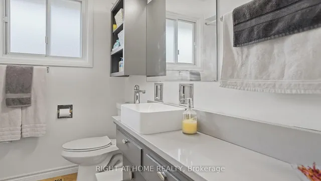 Additional image 36 of 45 Bond St