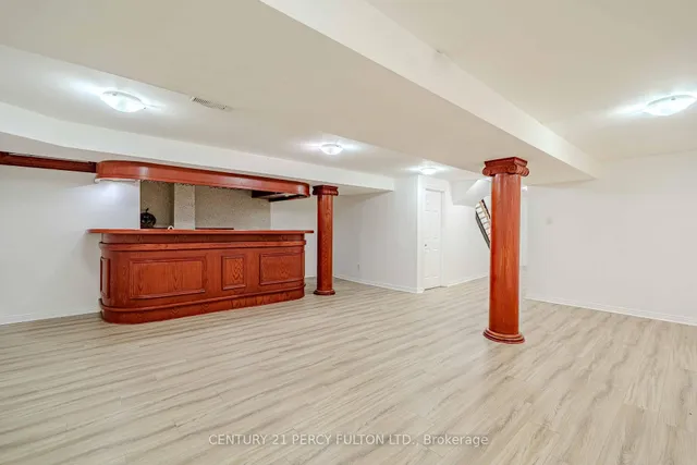 Additional image 31 of 45 Oak Knolls Cres