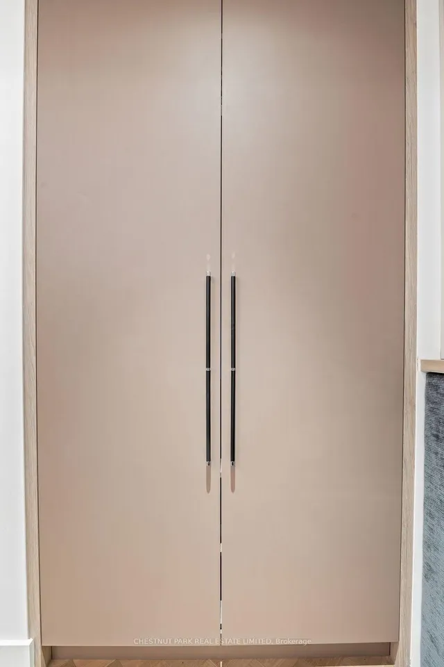 Additional image 33 of 113 Dupont St Unit 201