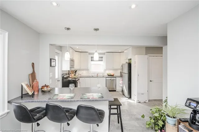 Additional image 7 of 143 Tuxedo Ave