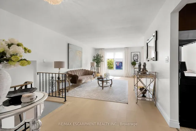 Additional image 8 of 567 QUEEN VICTORIA Dr