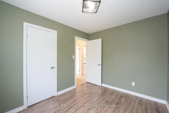 Additional image 40 of 623 Maude Common