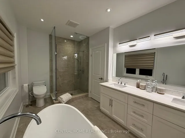 Additional image 19 of 298. Poyntz Ave