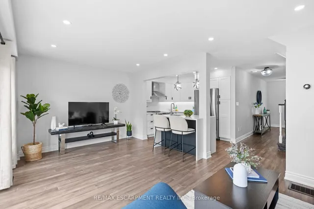 Additional image 13 of 76 Blue Sky Tr