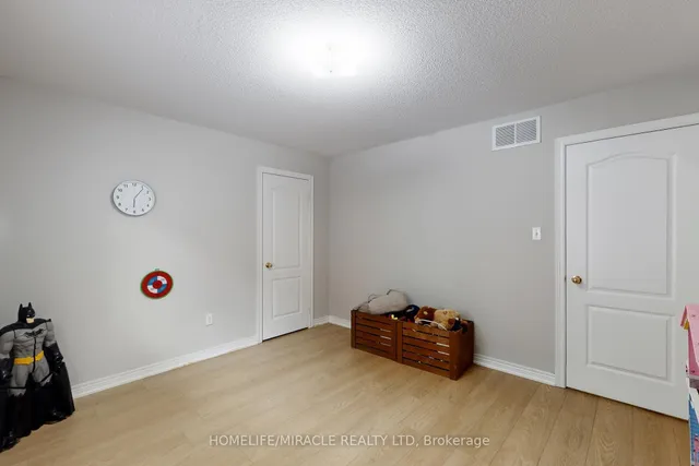 Additional image 33 of 467 Willmott Cres