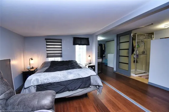 Additional image 8 of 47 Short Pky