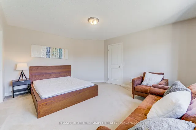 Additional image 4 of 574 North Park Blvd