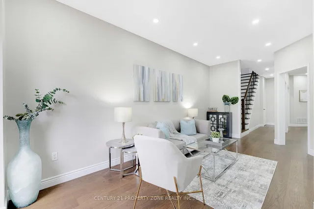 Additional image 14 of 23 Portrush Tr