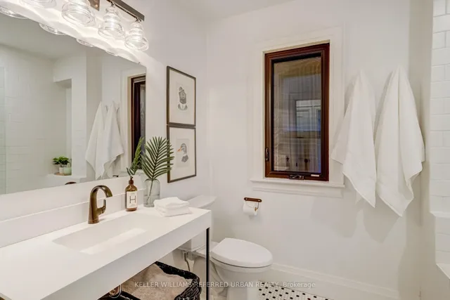 Additional image 32 of 133 Essex St