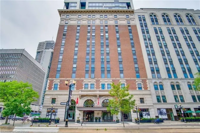 Additional image 39 of 118 King Street East St Unit 723