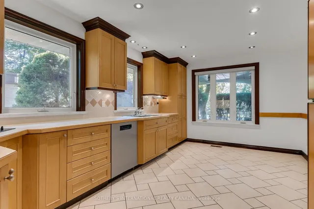 Additional image 20 of 9 Queensborough Cres