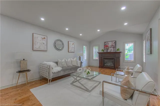 Additional image 17 of 56 Helena Feasby St