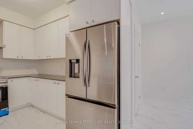 Additional image 14 of 3915 Koenig Rd