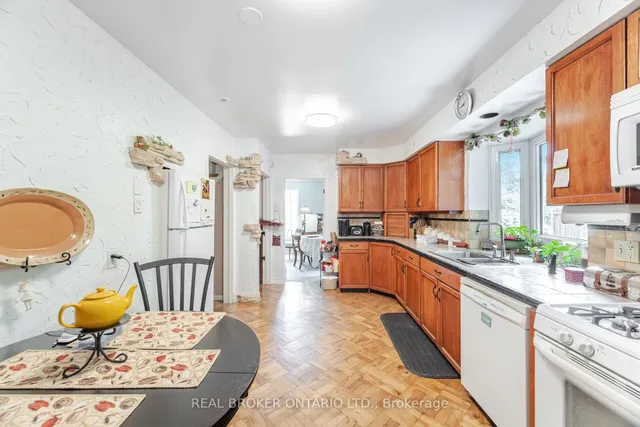 Additional image 14 of 30 Malvern Crt