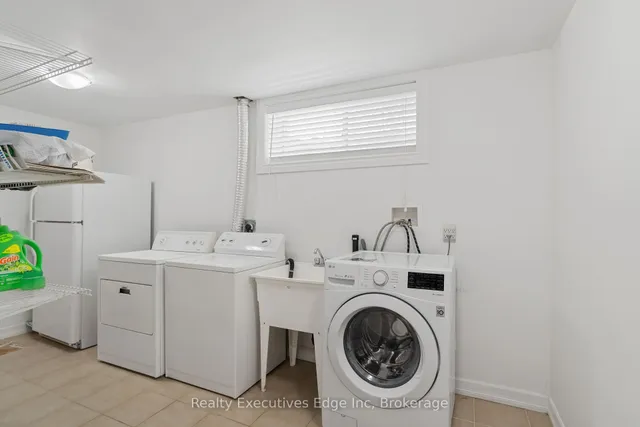 Additional image 40 of 3 Cannes St