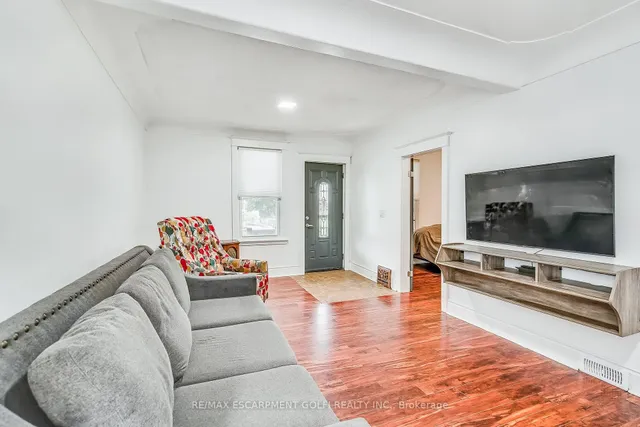 Additional image 7 of 36 Barons Ave