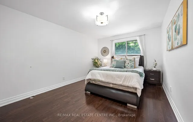 Additional image 27 of 18 Dearbourne Blvd