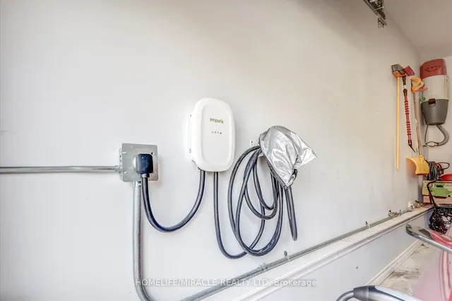 Additional image 38 of 22 Vivian Rd